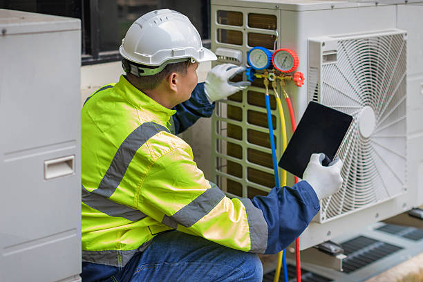 Professional Hvac technician working in Scottsburg, IN